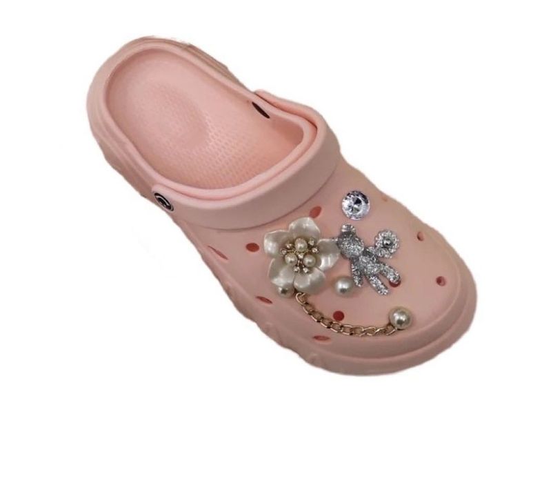 Дамски чехли с декоративни елементи