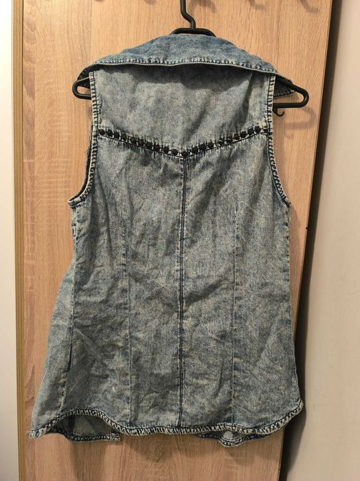 Дамски дънкови елеци с копчета в отлично състояние - 10 лв