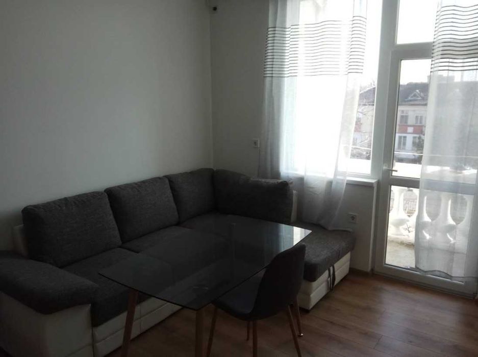 Дава се под наем Тристаен апартамент в Пловдив, Остромила - 87 кв.м за 408 € - Снимка #3