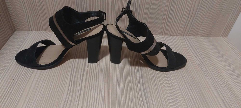 Sandale cu toc, negre, elegante,masura 39