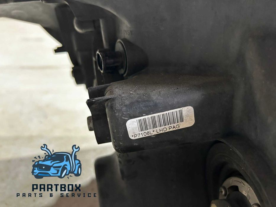 Десен фар за Toyota Corolla Verso 2008 facelift