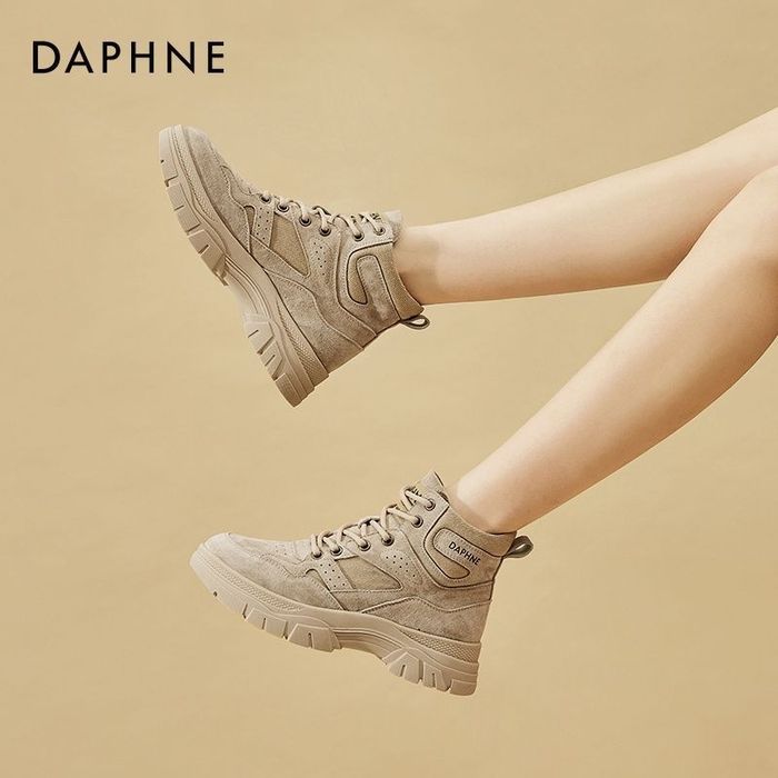 Продам женские кожаные ботинки