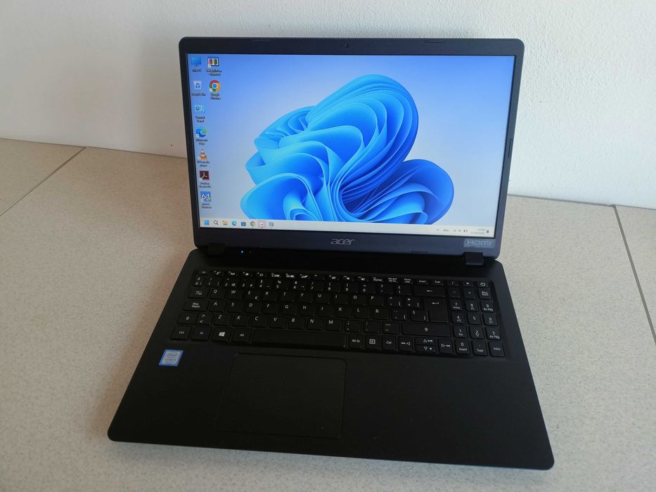 Laptop Acer EX215 disp 15,6 proc I3-8130u ram 8 ddr4 SSD Baterie 2:30H