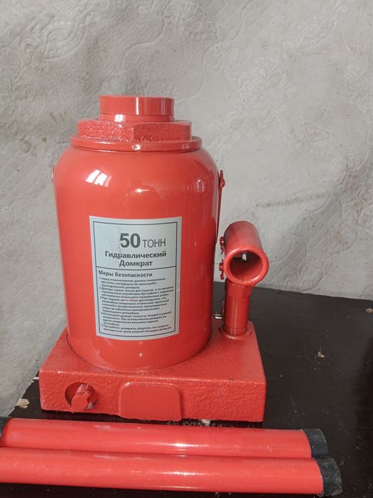 Домкрат 50 ТН. Новый.