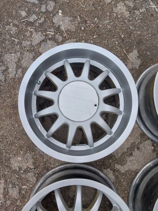 Диски R15 на Гольф 3. Два внутри вареные.