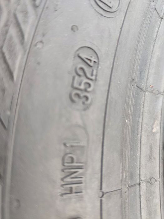 2 anvelope 235-65-16 c Continental pentru toate sezoanele