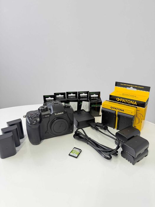 Panasonic Lumix GH5 cu VLOG + BONUS