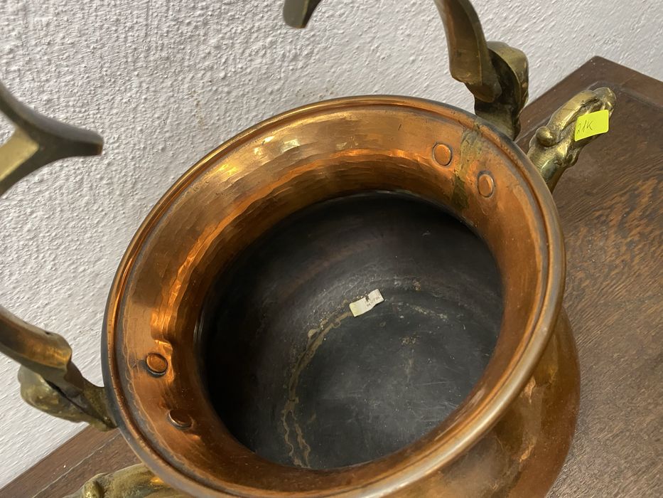 Медна кашпа с месингови орнаменти 1950те Индия декор