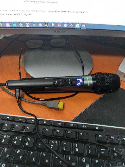 Продам караоке микрофон для тик ток  и т.д.