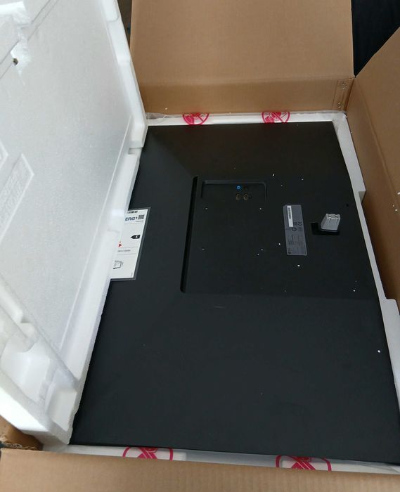 Монитор LG 32 ''