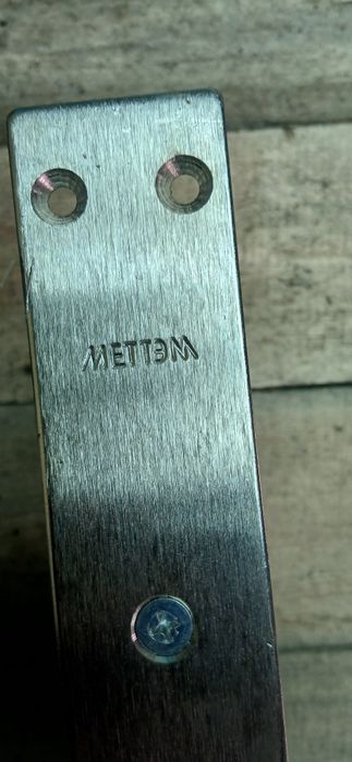 Замок дверной на выходнои дверь