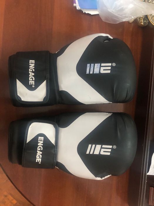 Боксерские перчатки