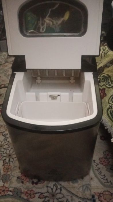 Льдогенератор б.у отличное состояние