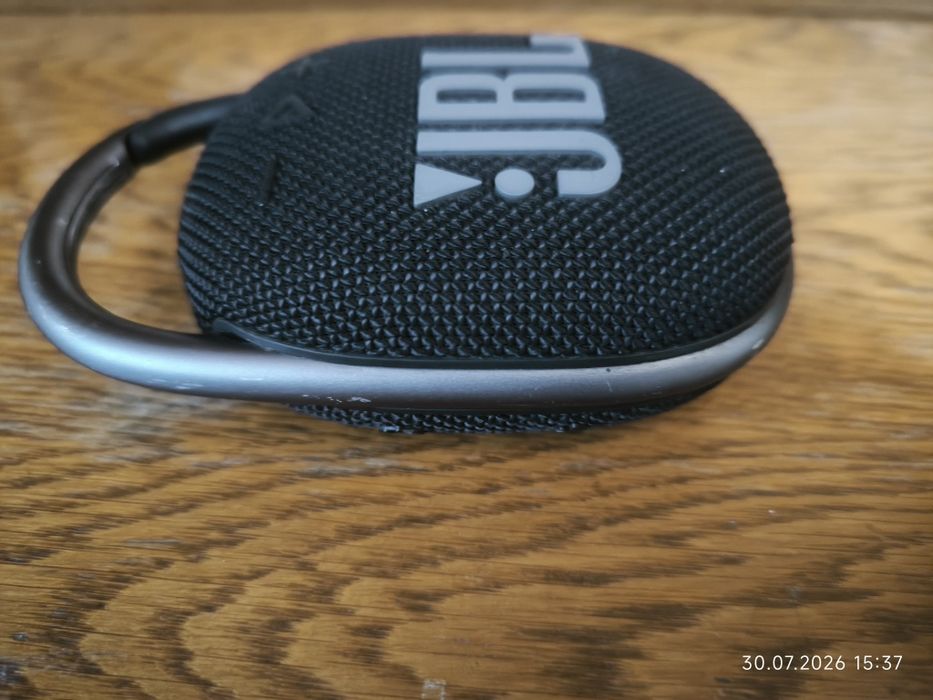 Boxa JBL Clip 4 vs Harman Kardon