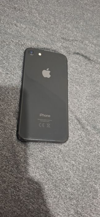 iPhone  8  64gb.