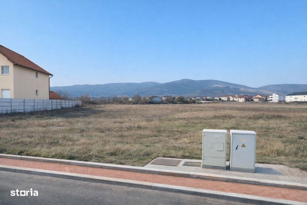 OKAZIE ! Teren Intravilan 4080 mp. D=31 m. PUZ aprobat P+3+1 Rh Asfalt