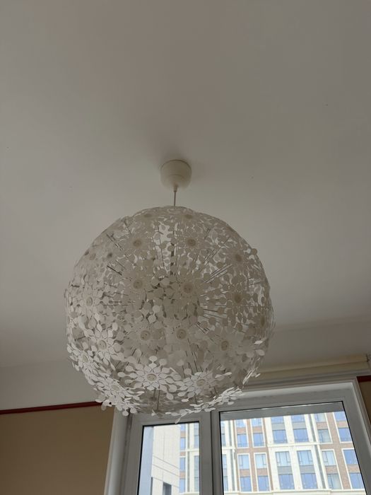 Люстры белые 4шт