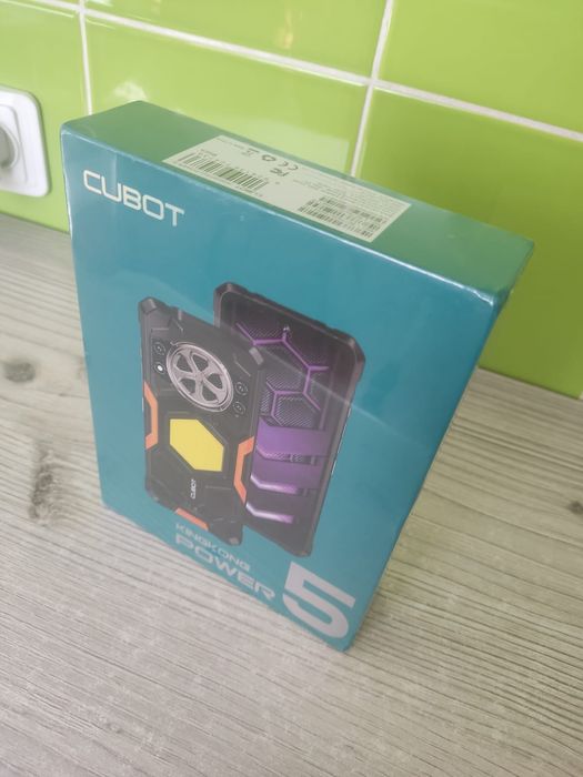 Продам новый бронивик Cubot