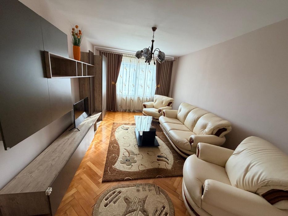 Apartament 3 camere, 2 bai de inchiriat