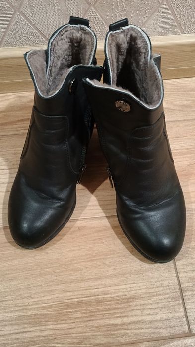 Продавам зимни боти