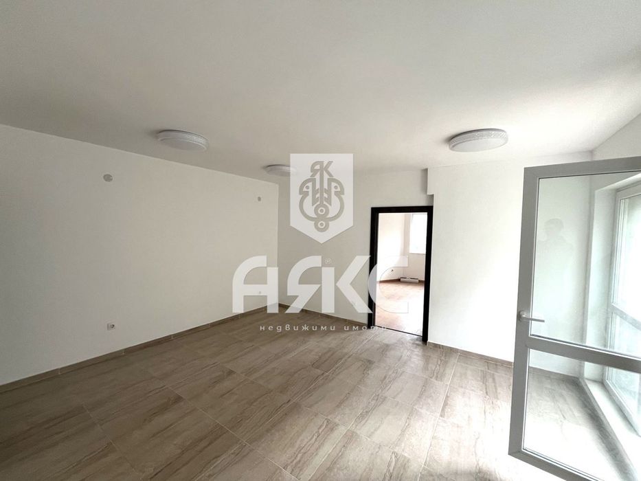 Тристаен апартамент в кв. Манастирски ливади