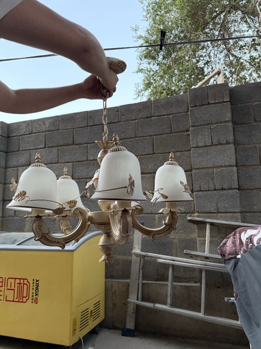 Продается люстры