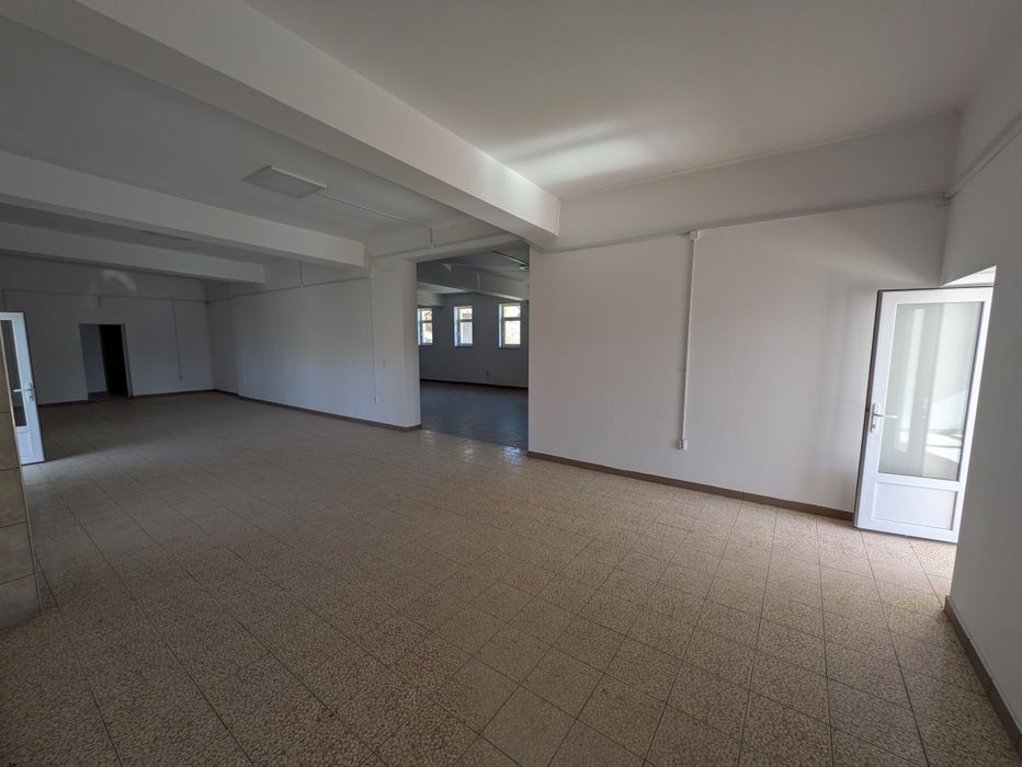 De închiriat ETAJ complex comercial