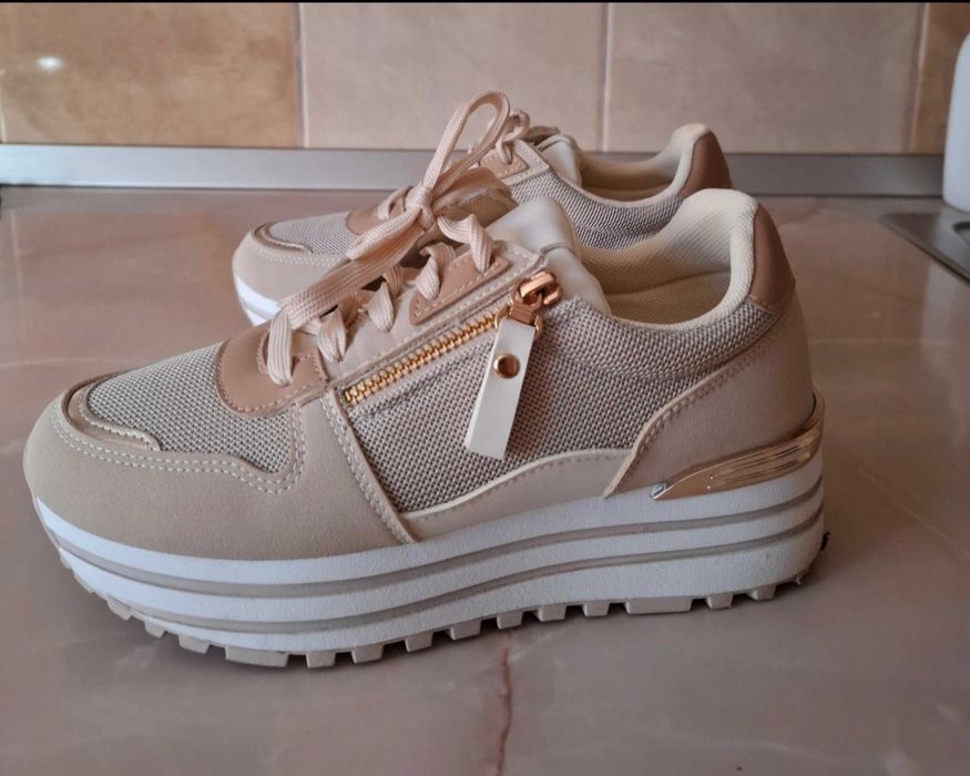 Sneakers, mărimea 38