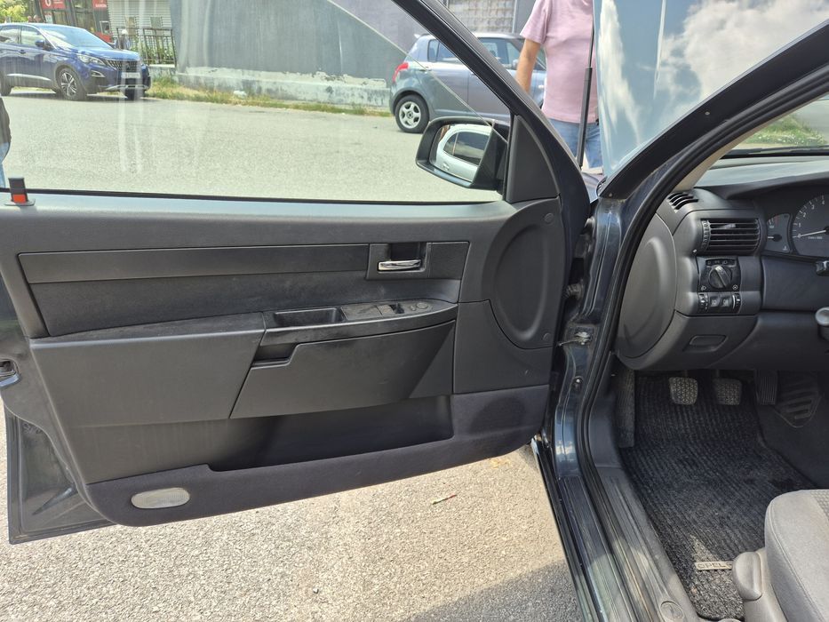 Opel Omega 2.2  Дизел