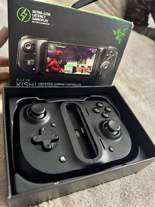 Razer Kishi – controller gaming pentru telefon