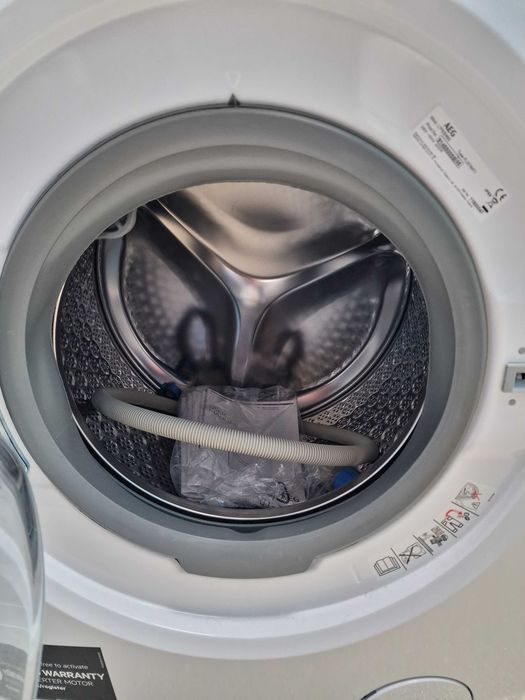 Mașină de spălat rufe automată AEG SERIA 7000 Lavamat L7FEE68S