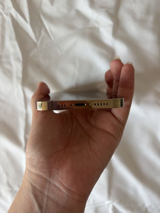 Продаю iPhone 12 pro