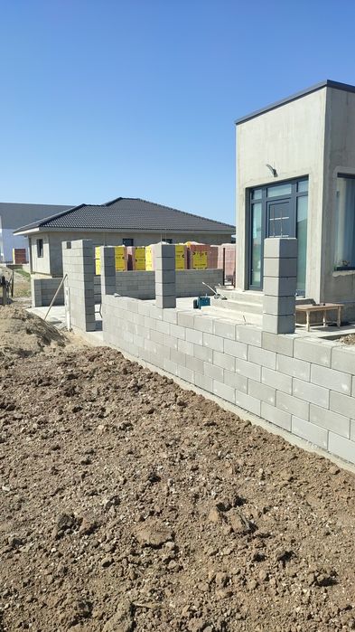 Servicii de construcții