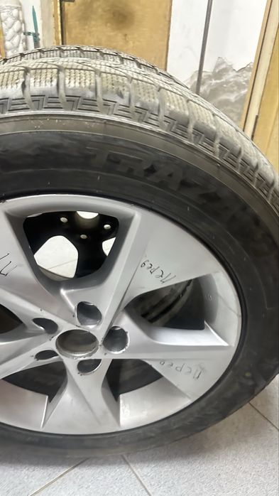 Продам зимние шины с дисками