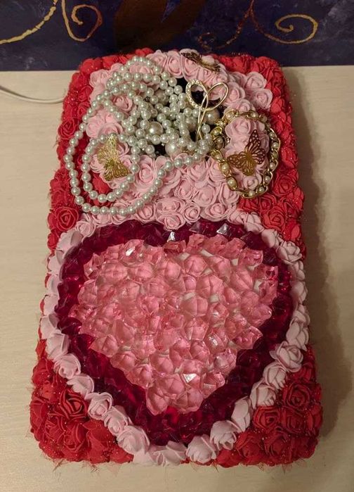 Подарок для любимой  в виде сердца