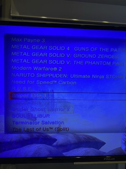 Vind PS3 slim modat  cu 52 jocuri