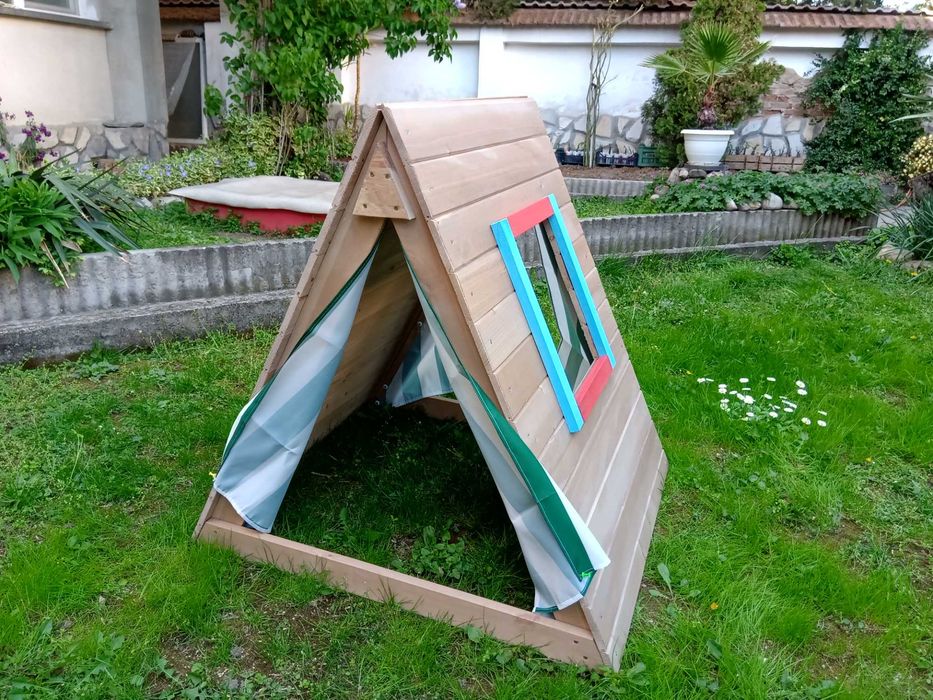 ПРОМОЦИЯ на Детска дървена къщичка за двора, с рампа за катерене.