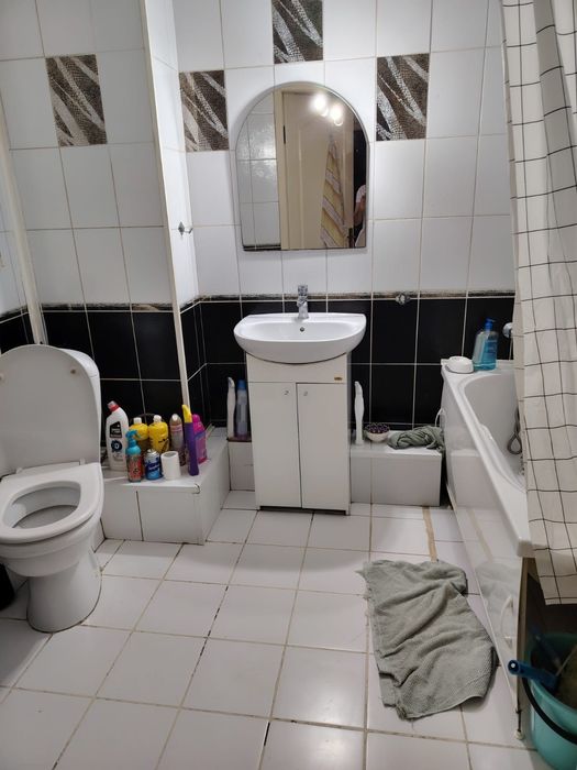 Сдам 2 ком квартиру в районе Достык молла