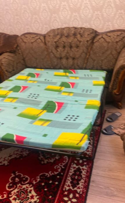 Продам два дивана.