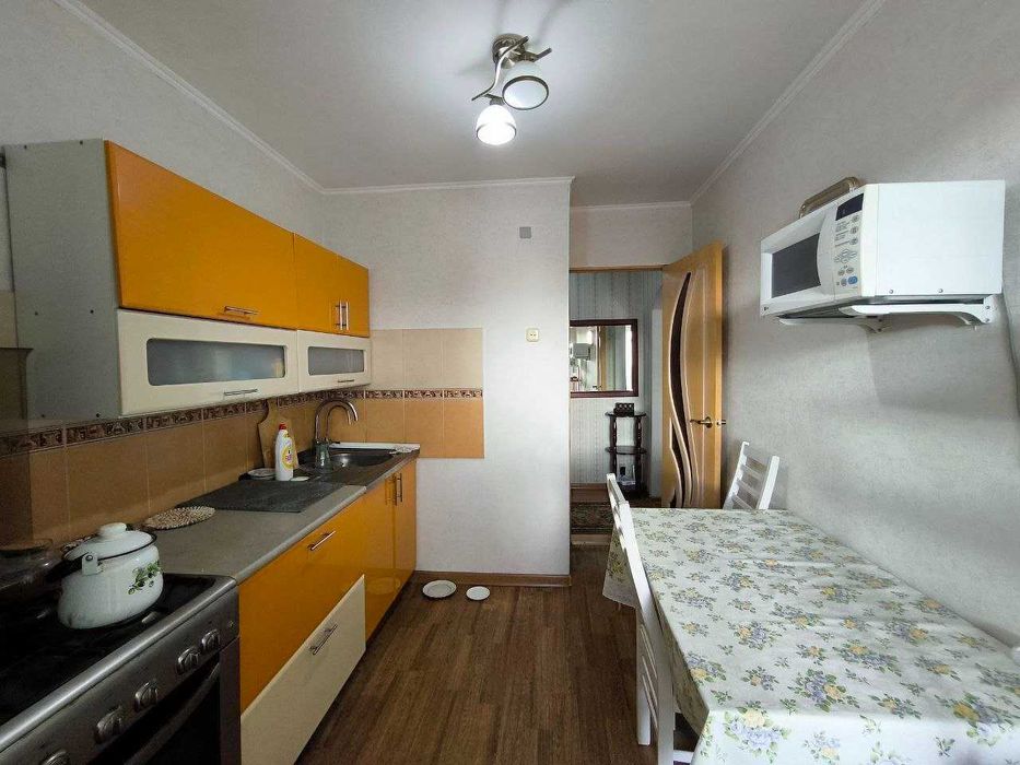 Продам 3 комн. кв. Стадион