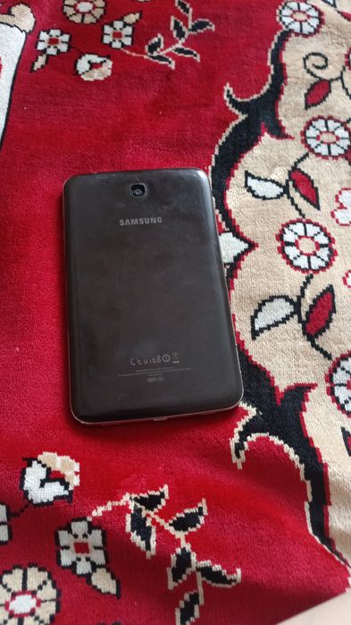 Продаю старый планшет версия 4.2  торг имется