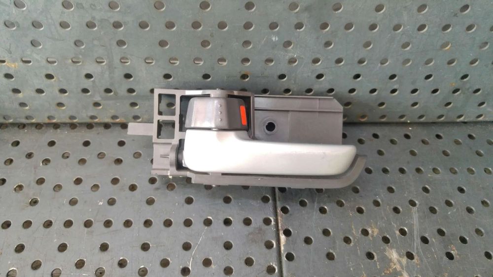 Maner interior stanga spate nissan pixo 8313075j0