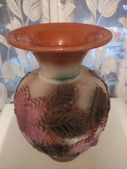 Продам керамическую вазу