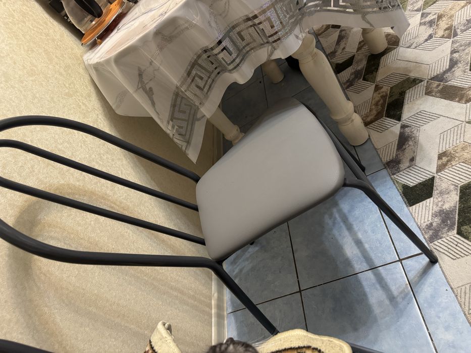 Өте жақсы қалыпта орындық сатамын 2 шт