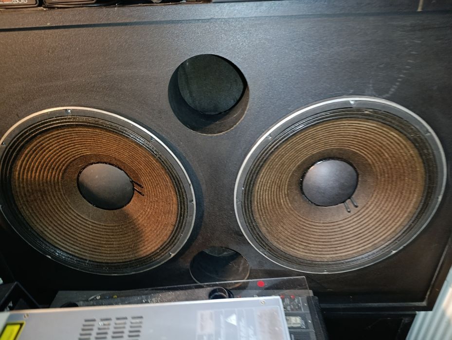 Difuzoare 15 jbl 2226 și 18 Jbl 2241