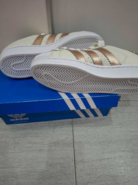 Нови обувки Adidas 7 1/2  и Lacoste 6 1/2