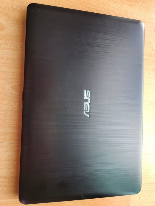 Vand laptop Asus Vivobook