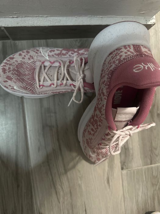 Маратонки Nike superrep