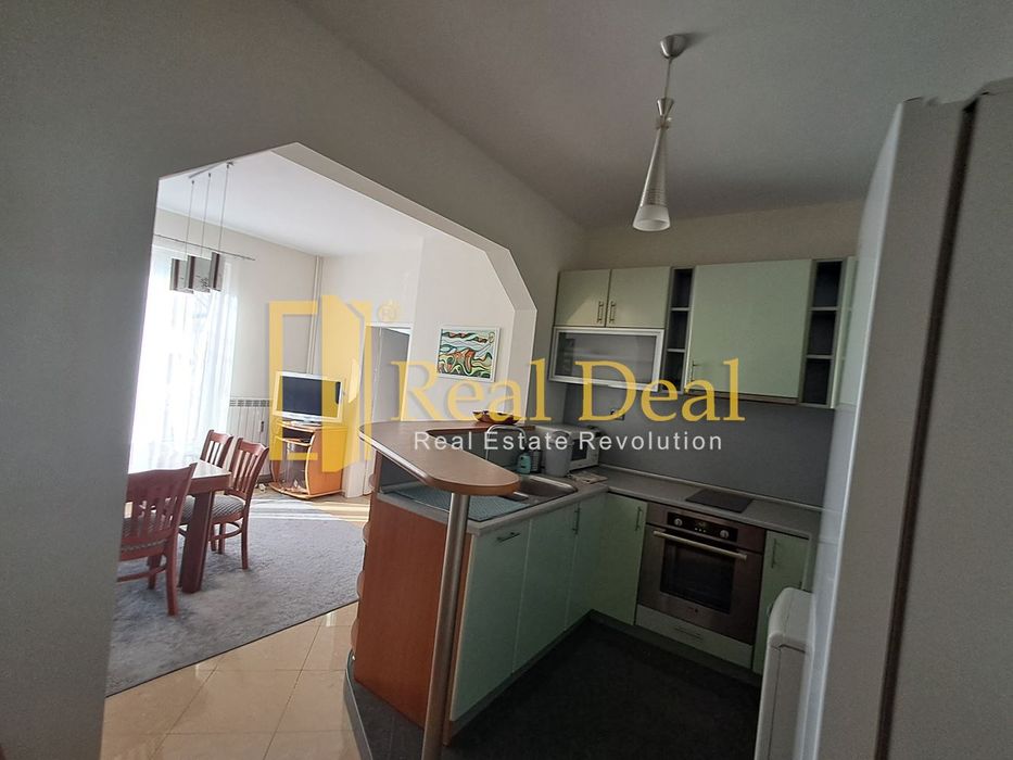 Дава се под наем Тристаен апартамент в София, Център - 70 кв.м за 698.19 € - Снимка #2