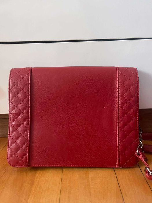 Дамска чанта кожена / лачена